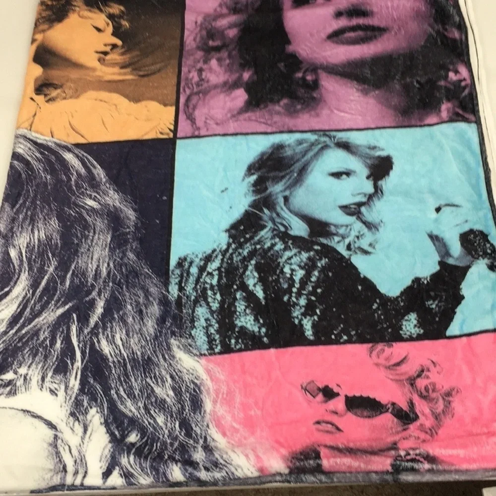 Taylor Swift Fleece Throw 4’ x 5’ NEW Swifties Music Fan Blanket The Eras Tour